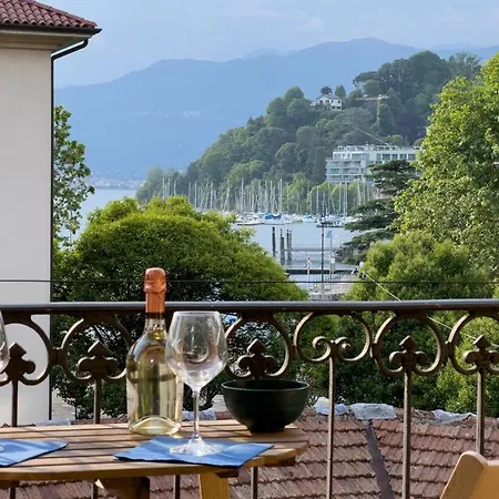 La Casa Sul Porto Apartment Laveno-Mombello Exterior photo