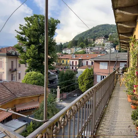 La Casa Sul Porto Apartment Laveno-Mombello Exterior photo