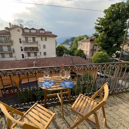 La Casa Sul Porto Apartment Laveno-Mombello Exterior photo