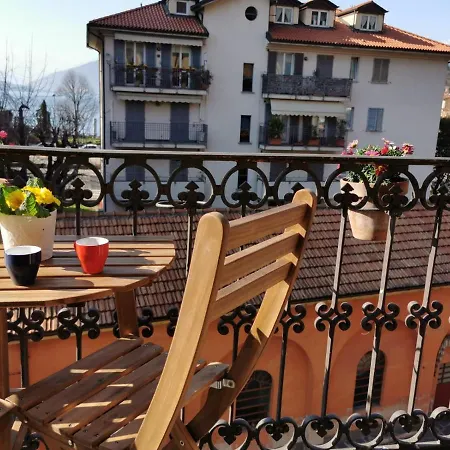 La Casa Sul Porto Apartment Laveno-Mombello Exterior photo